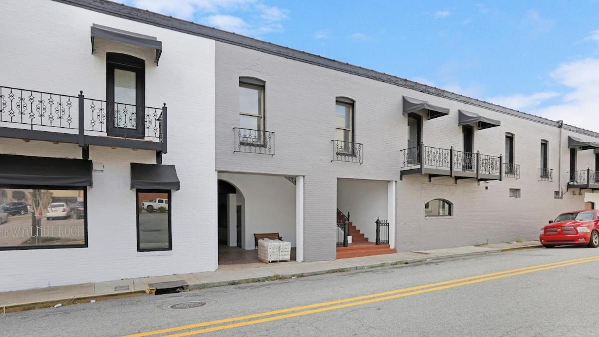 The Post Loft- In The Heart Of Downtown Statesboro Apartment Exterior photo